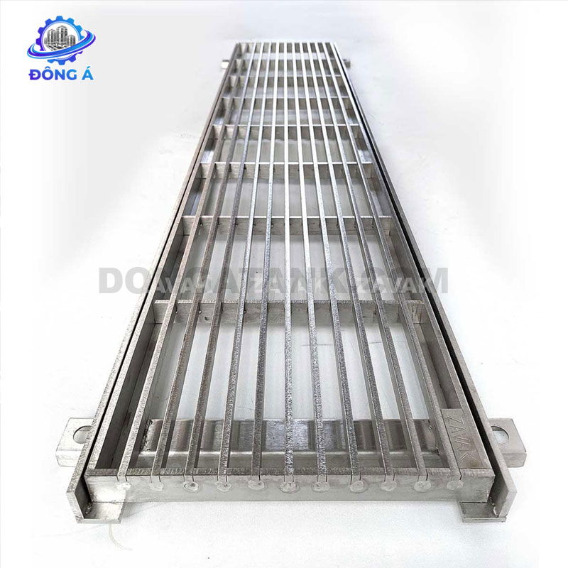 Nắp rãnh thoát nước Grating nan dọc, tiết diện hình chữ nhật - tải thấp